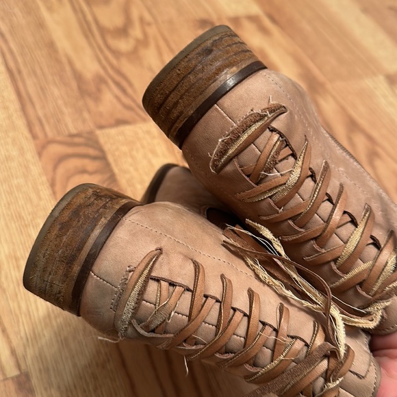 Aldo Tan Chelsea Booties with Lace Back (8.5) - Picture 8 of 8